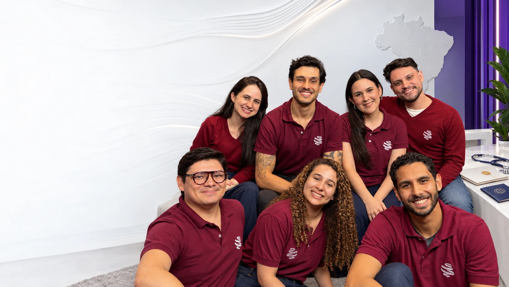 Equipe de sete professores na composição do MedCof Revalida
